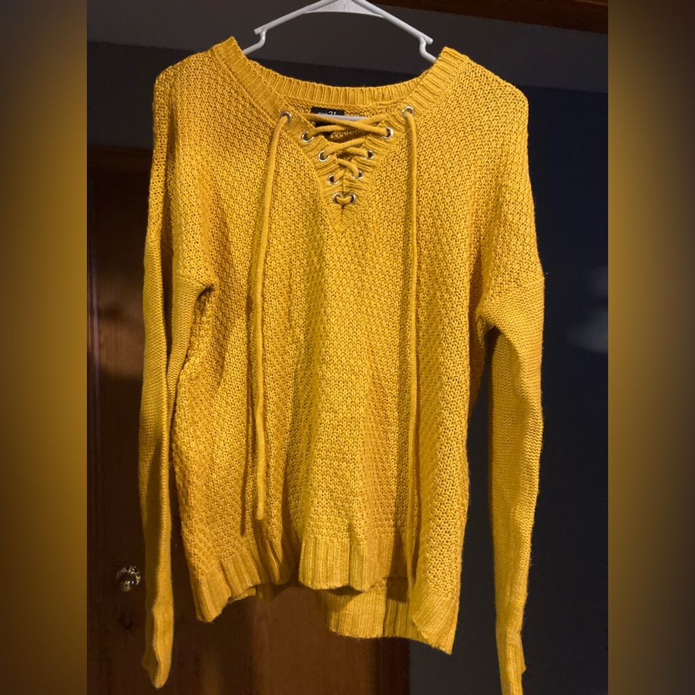 Medium yellow knit sweater